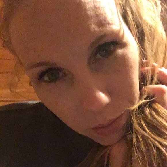 Meet your Posher, Latisha - Picture 1 of 1